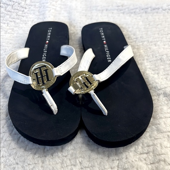 Tommy Hilfiger Shoes - Tommy Hilfiger Women Crelina Gold Logo Black White Flip Flop Sandal SZ 9